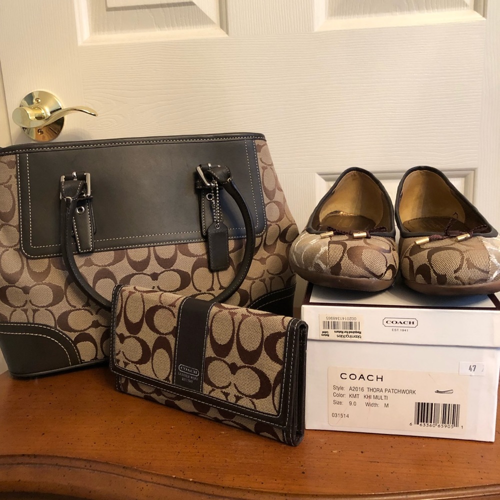Authentic Coach Handbag - Picture 2 of 6